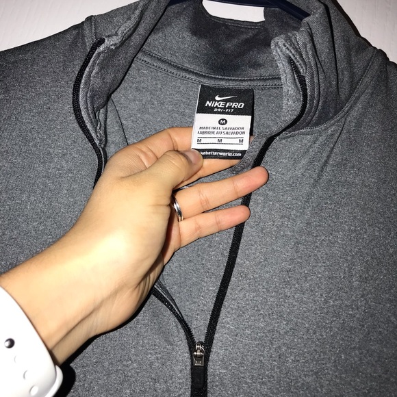 Grey Nike running sweater - Picture 3 of 3